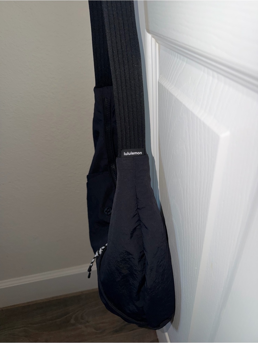 Black Lululemon Pleated Shoulder Bag - Picture 4 of 4